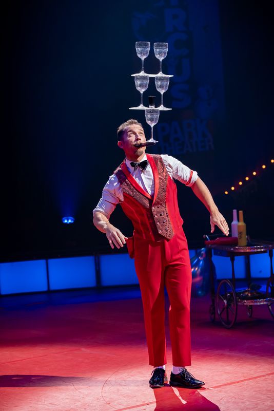 Kerstwintercircus in Parktheater Eindhoven 