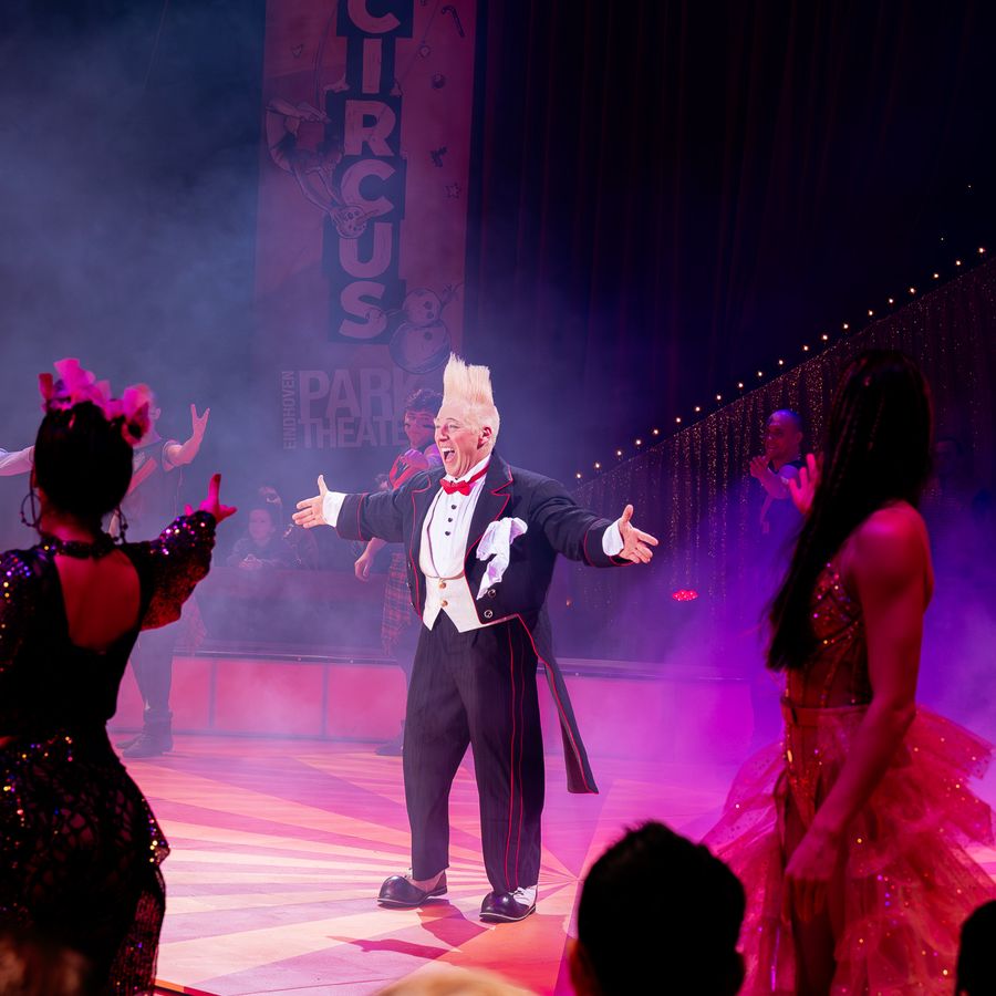 Kerstwintercircus in Parktheater Eindhoven 