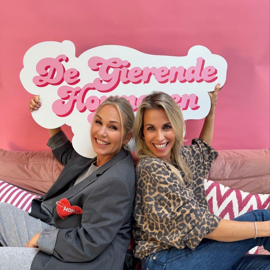 Vivian Reijs en Tanja Jess - De gierende hormonen schow